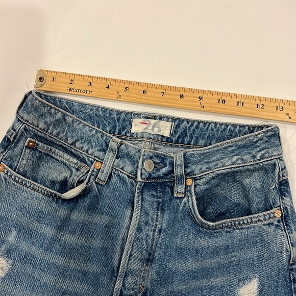 Free people high- waisted mom jeans size 26 - Picture 6 of 7
